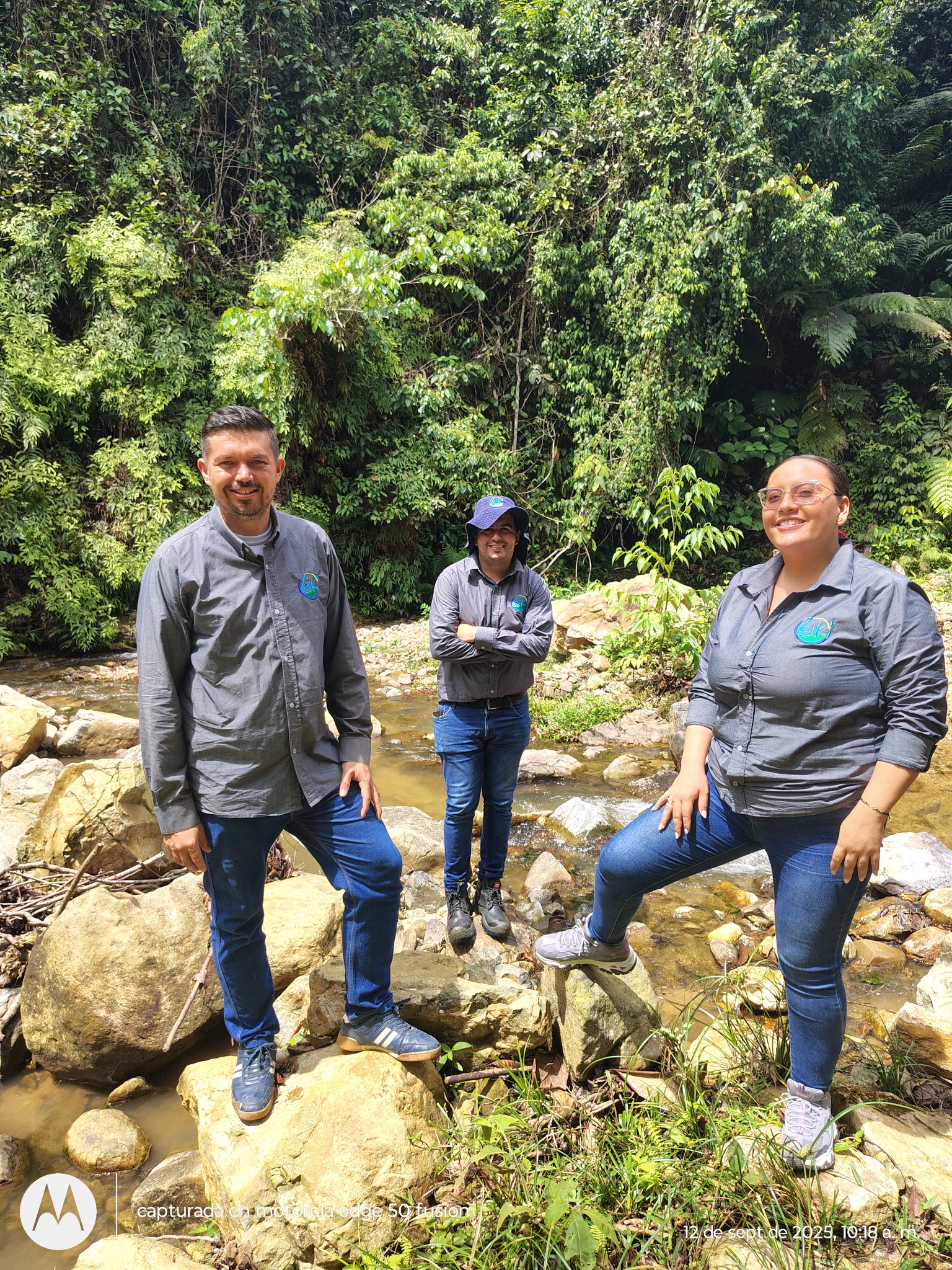 Equipo ZEIKI realizando reconocimiento territorial